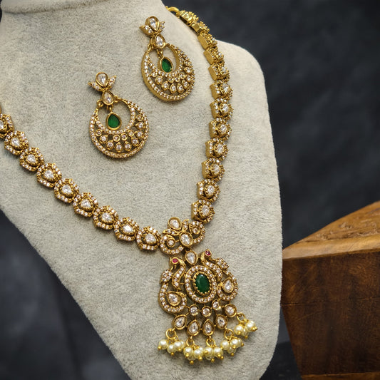 Green neckset