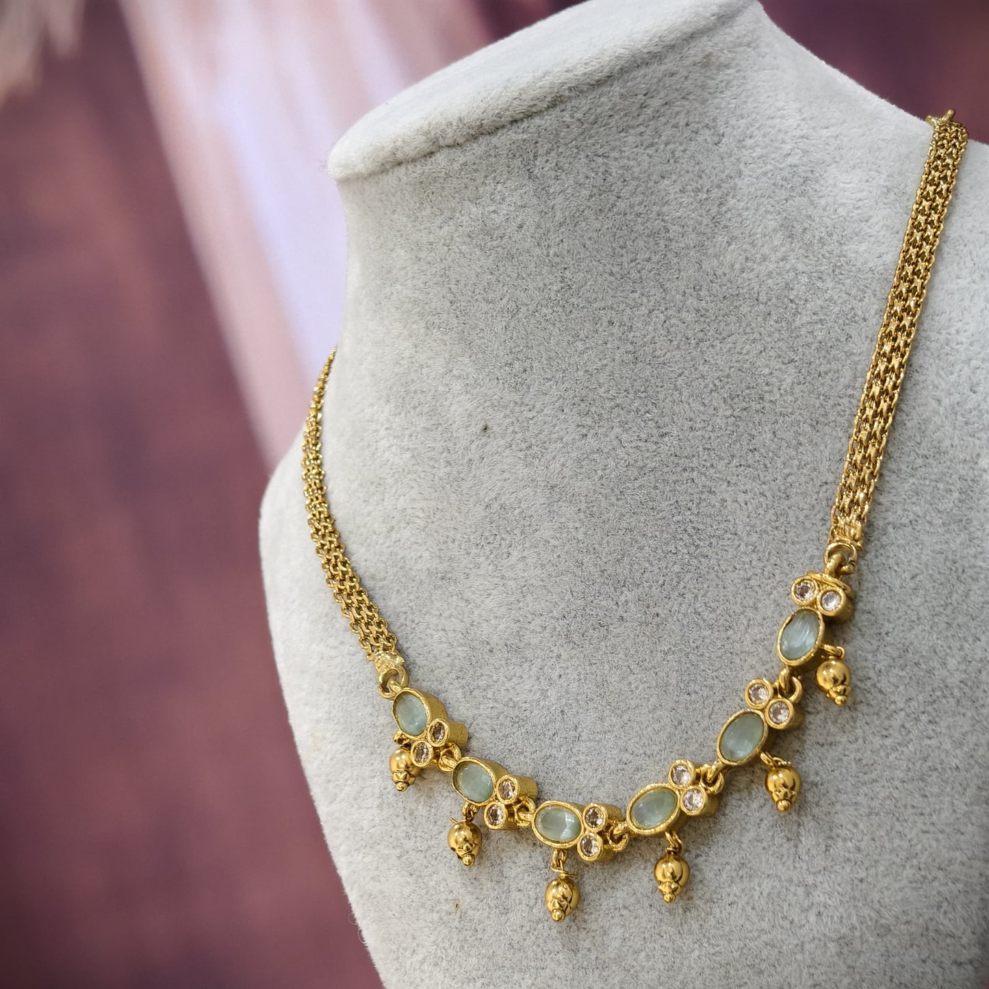 Light green chocker