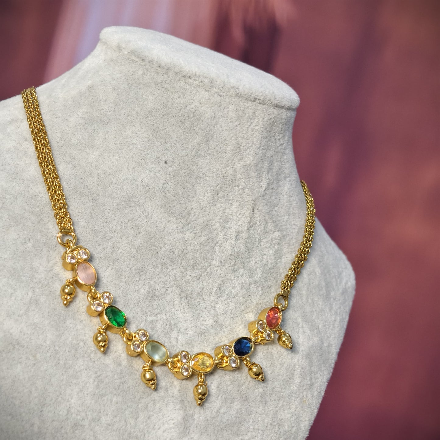 Multi colour neck piece