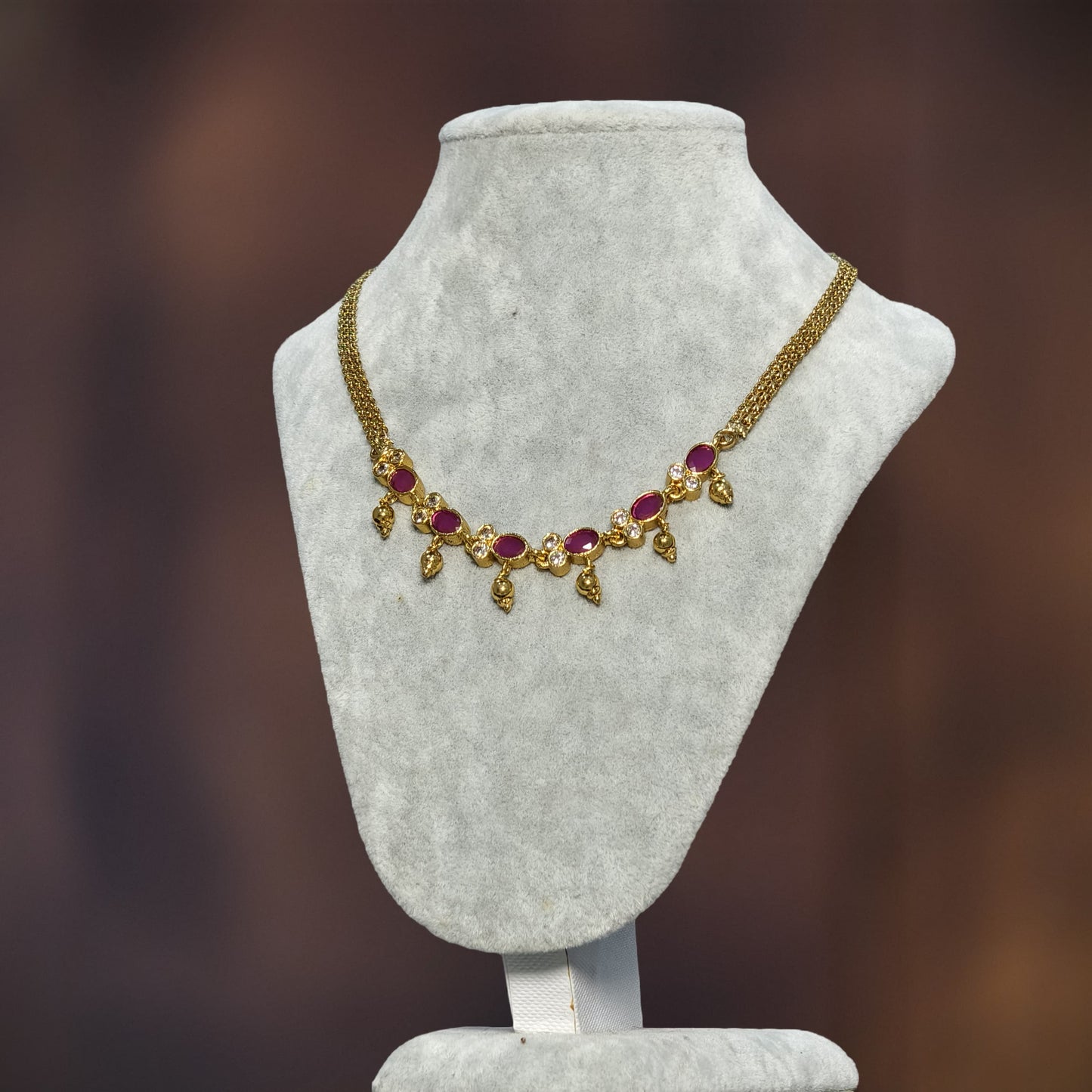 Ruby chocker