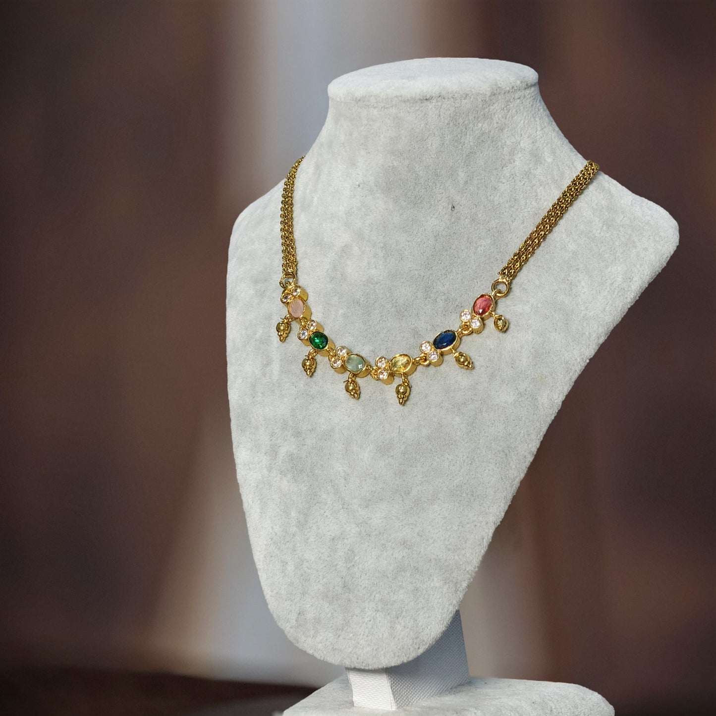 Multi colour neck piece