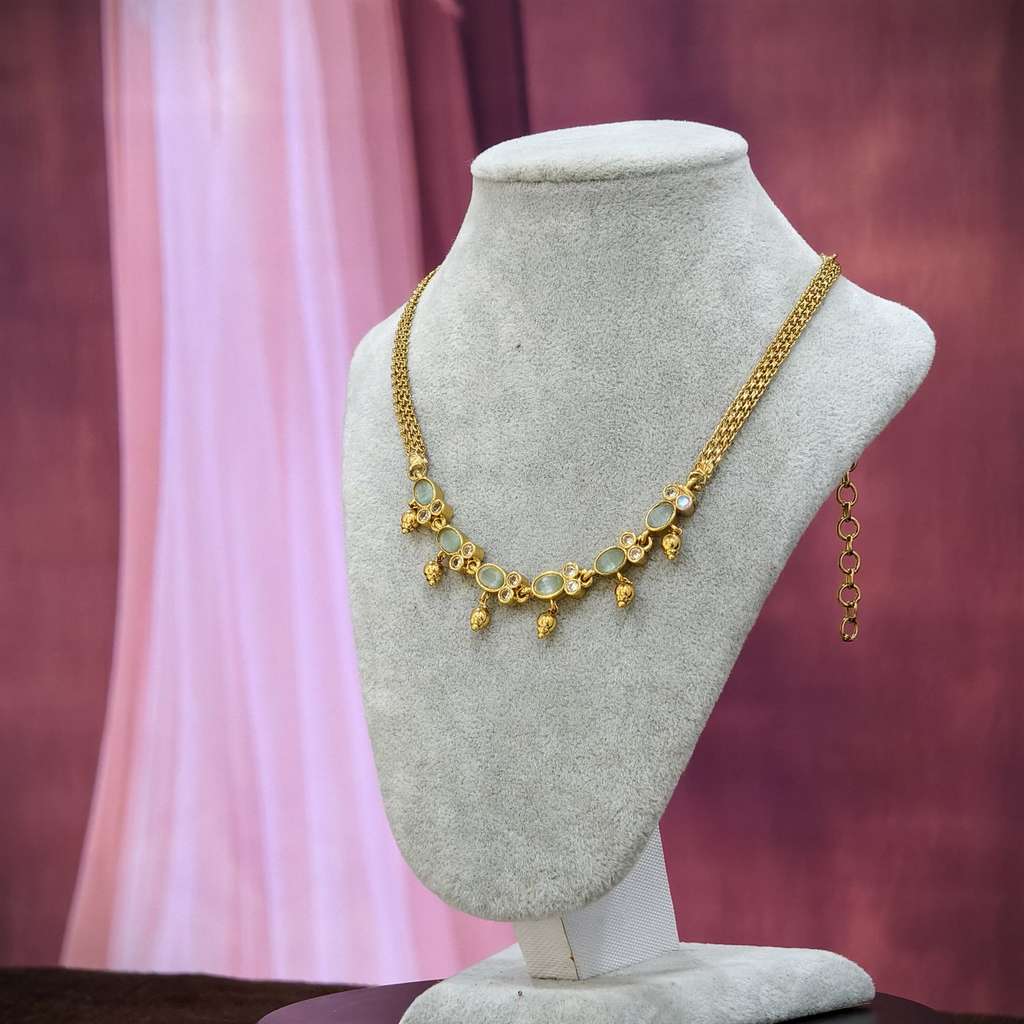 Light green chocker