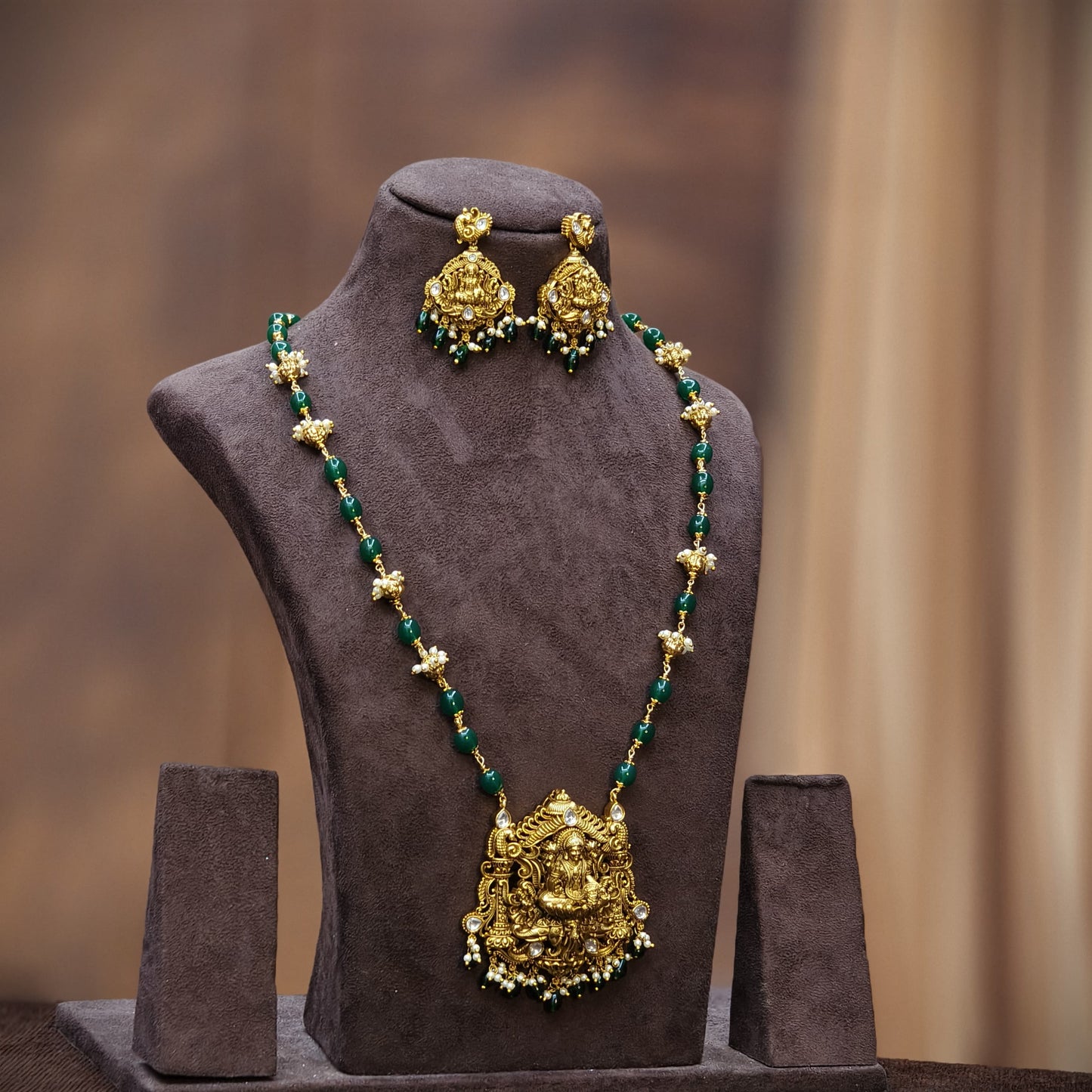 Green beads chain with earrings