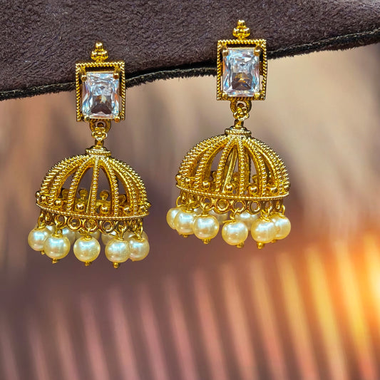 Butta earrings (white)