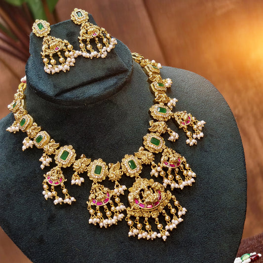 Green short neckset