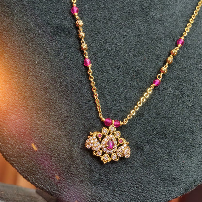 Pink stone pendant chain