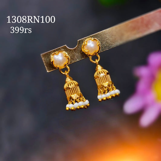 Pearl butta earrings