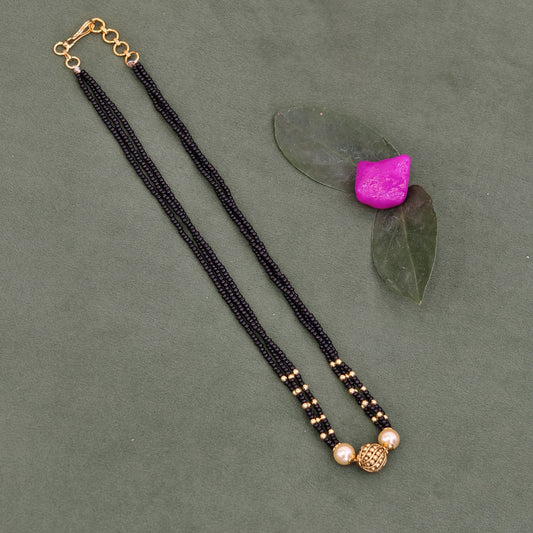 Short black beads