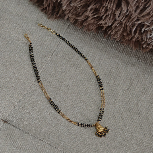 Short black beads