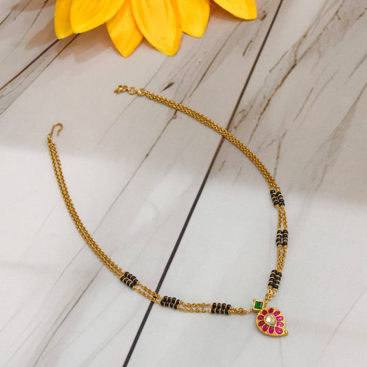 Short black beads 2 lines