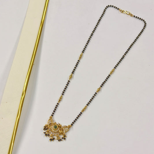 Short Black beads(green)