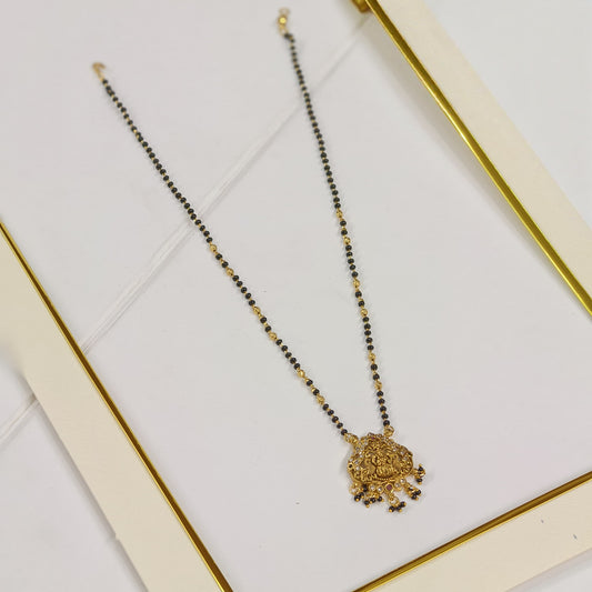 Short black beads