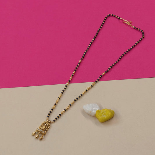 Short black beads