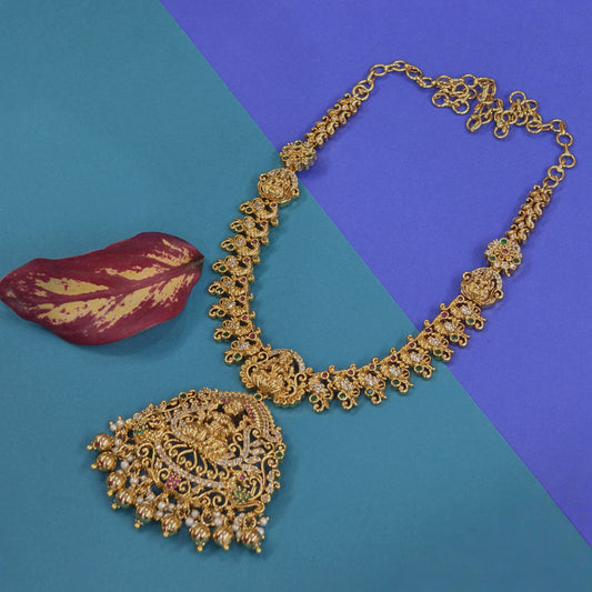 Antique neck set