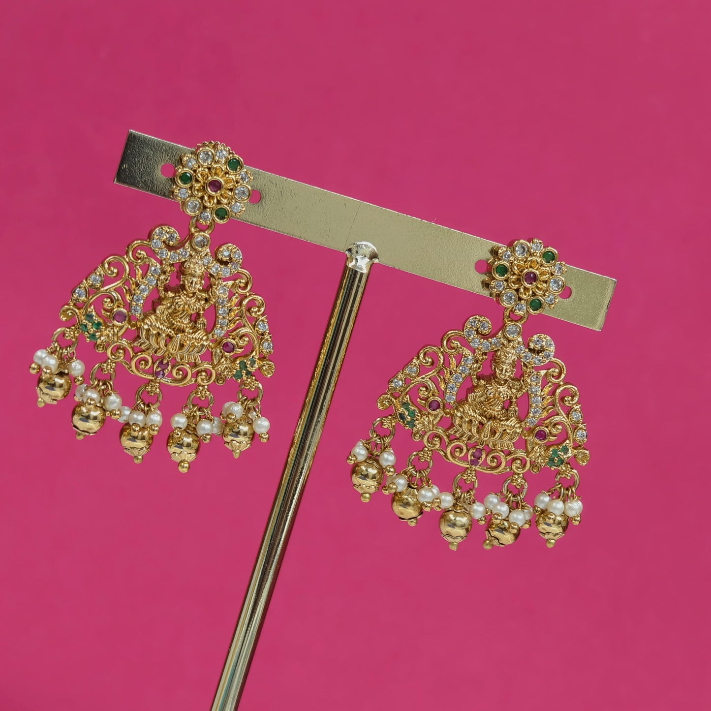 Antique neck set