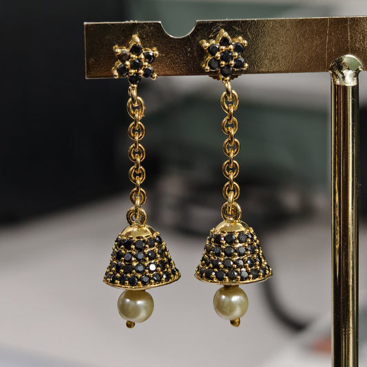 Flower string earrings.