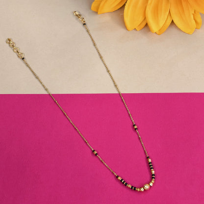 Sleek pattern black beads