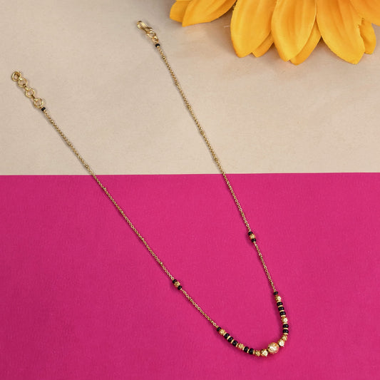 Sleek pattern black beads