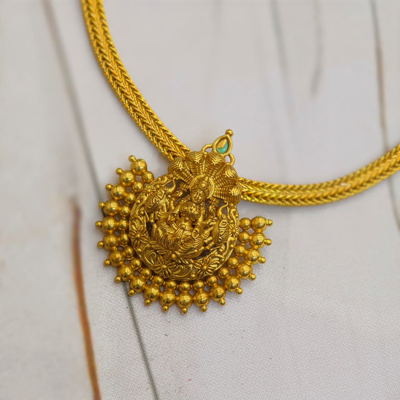 Green stone Laxmi nanu patti