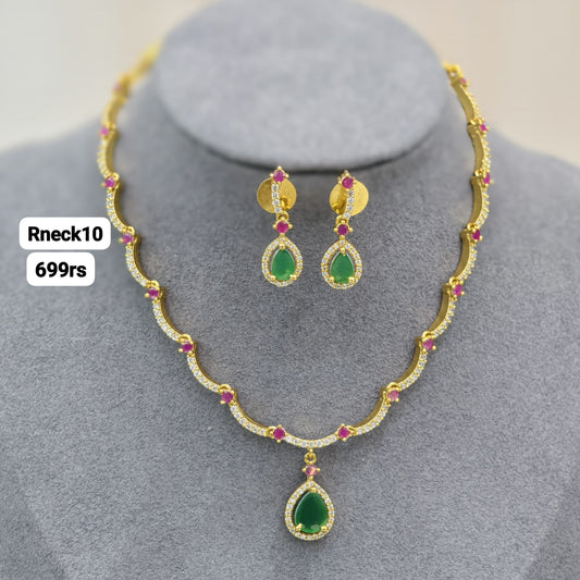 Short Neckset (Green Stone)