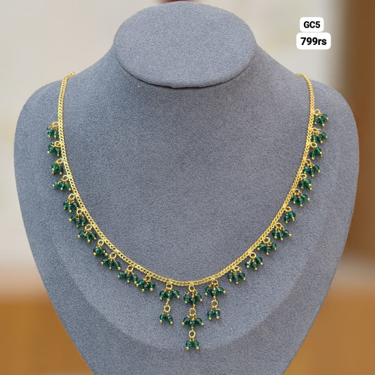 Short Neckset (Green Beads)