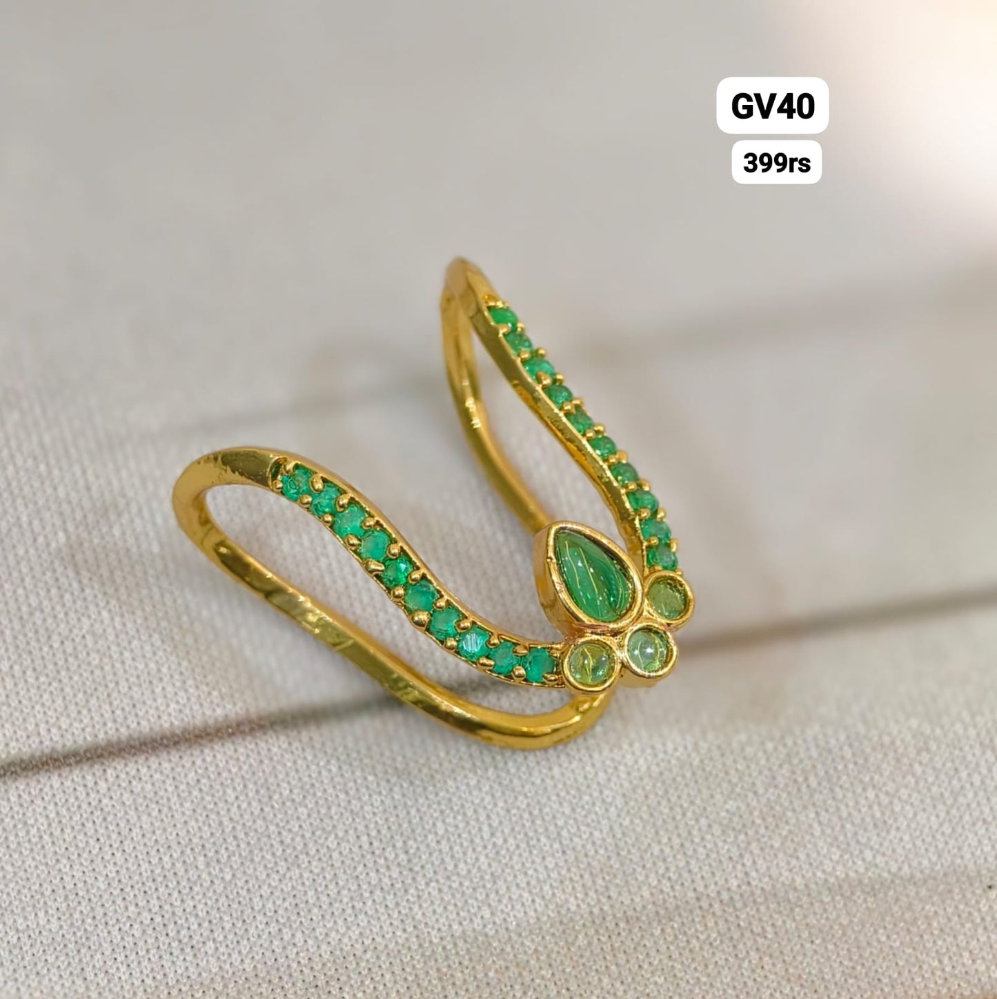 Full Green Stone (Vanki Ring)