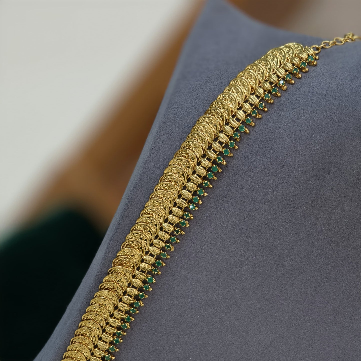 Long Kasu Haram (Green Stones)