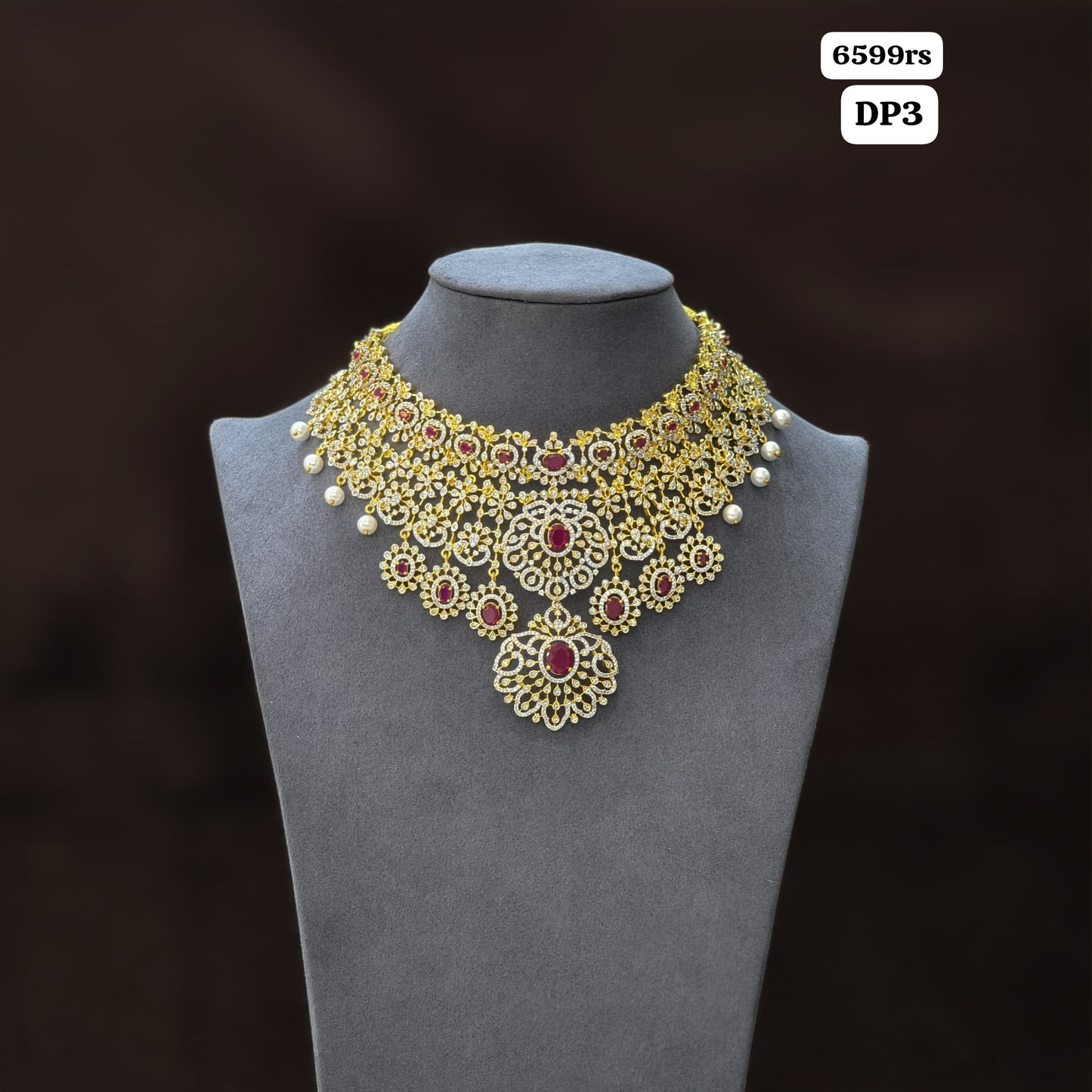 Diamond chocker