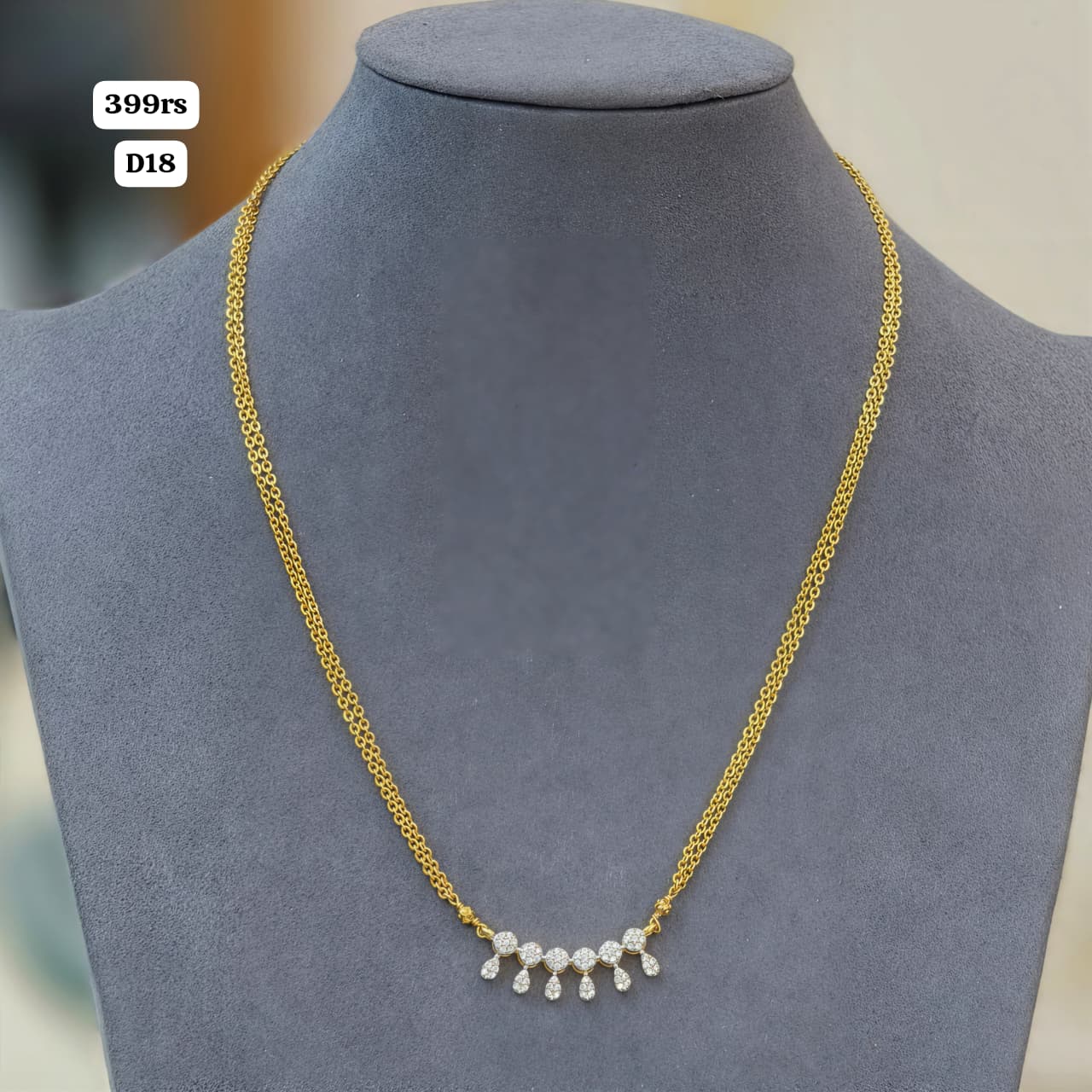 Diamond pendant simple chain