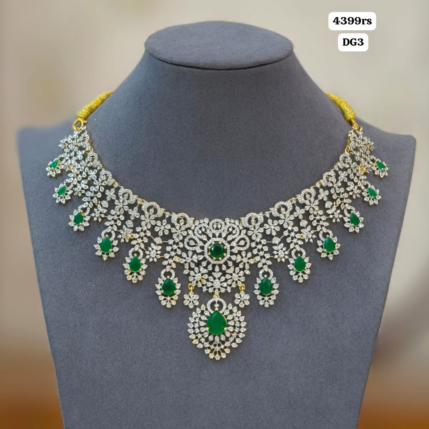 Green Diamond Neckset