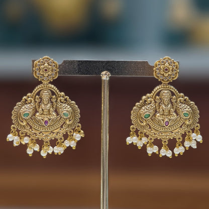 Antique Short Neckset