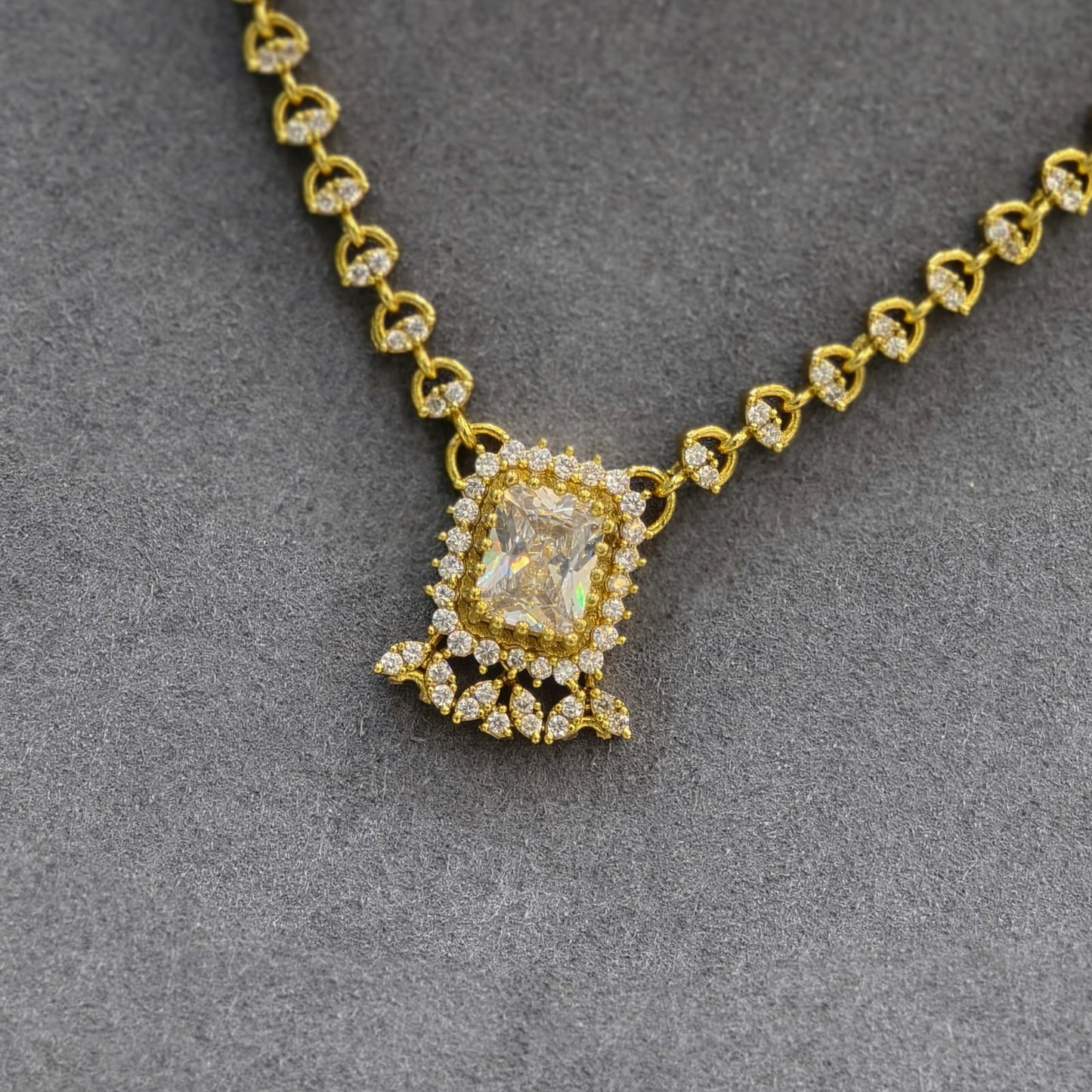 White stone Simple Chain