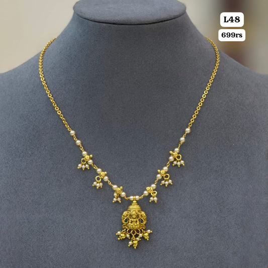 Pendent with beads chain