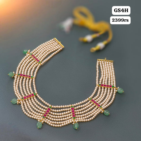 Jadav pendant with Swarovski Beads Neckset