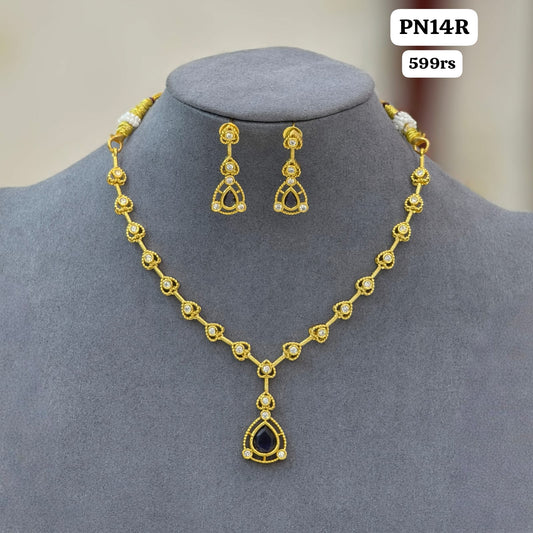 Short Necklace (Royal Blue)