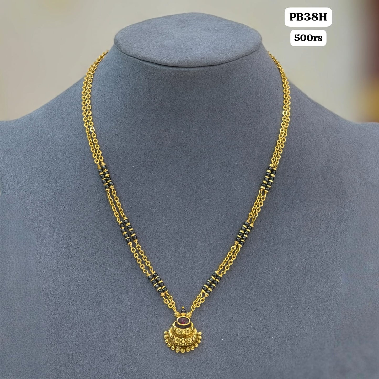 2 lines Short black beads