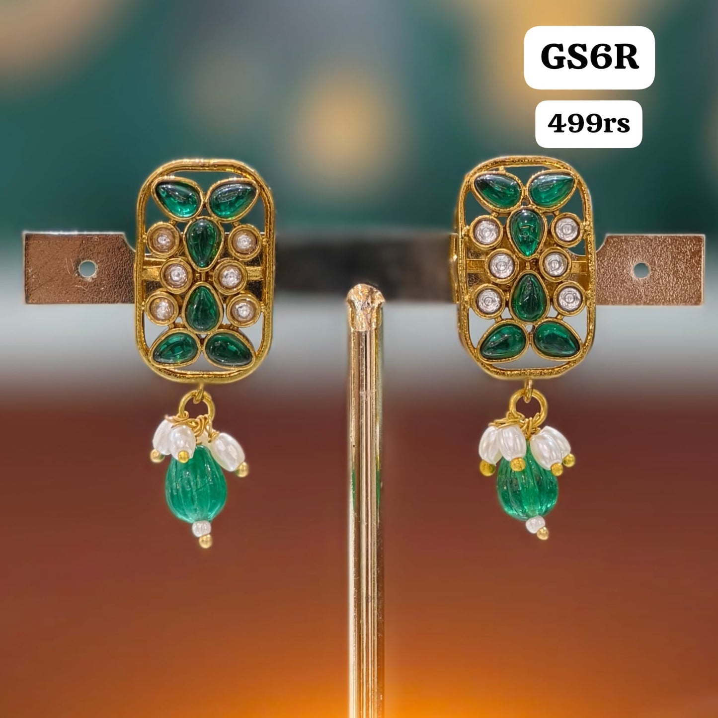 Studs (green)