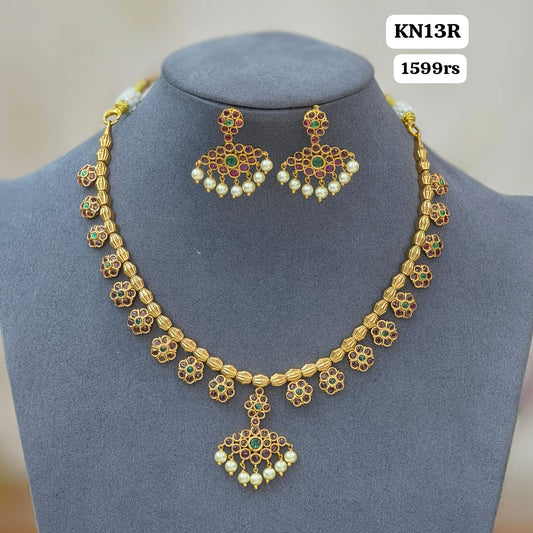 Kempu short neckset