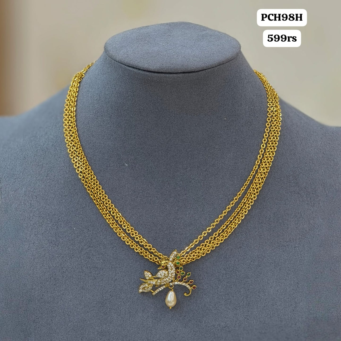 Pendant with Chandraharam chain
