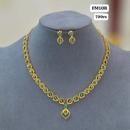 Green stone Short Neckset