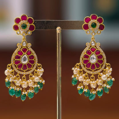 Judav kundan pendant with Hasli chain