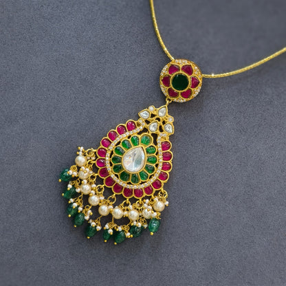 Judav kundan pendant with Hasli chain
