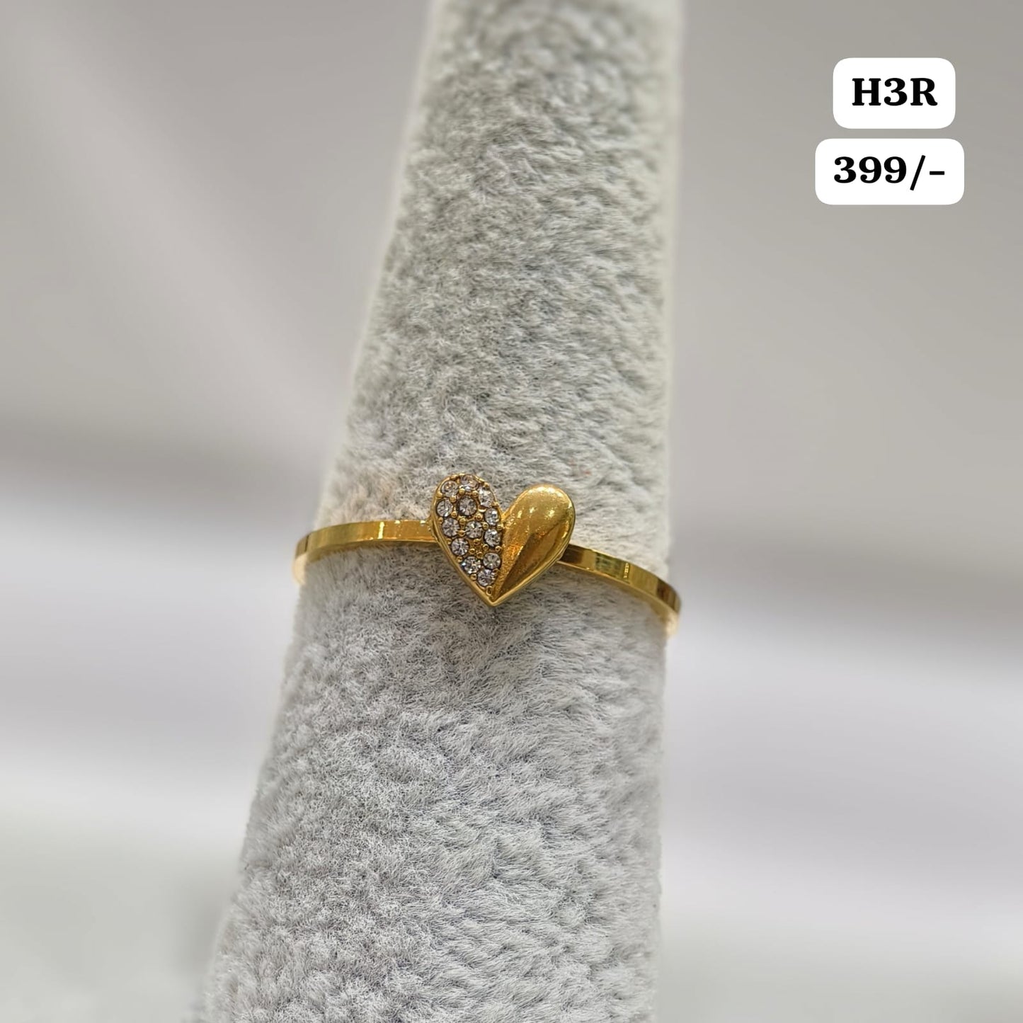 White Heart Ring