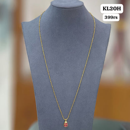 Kundan pendant with chain