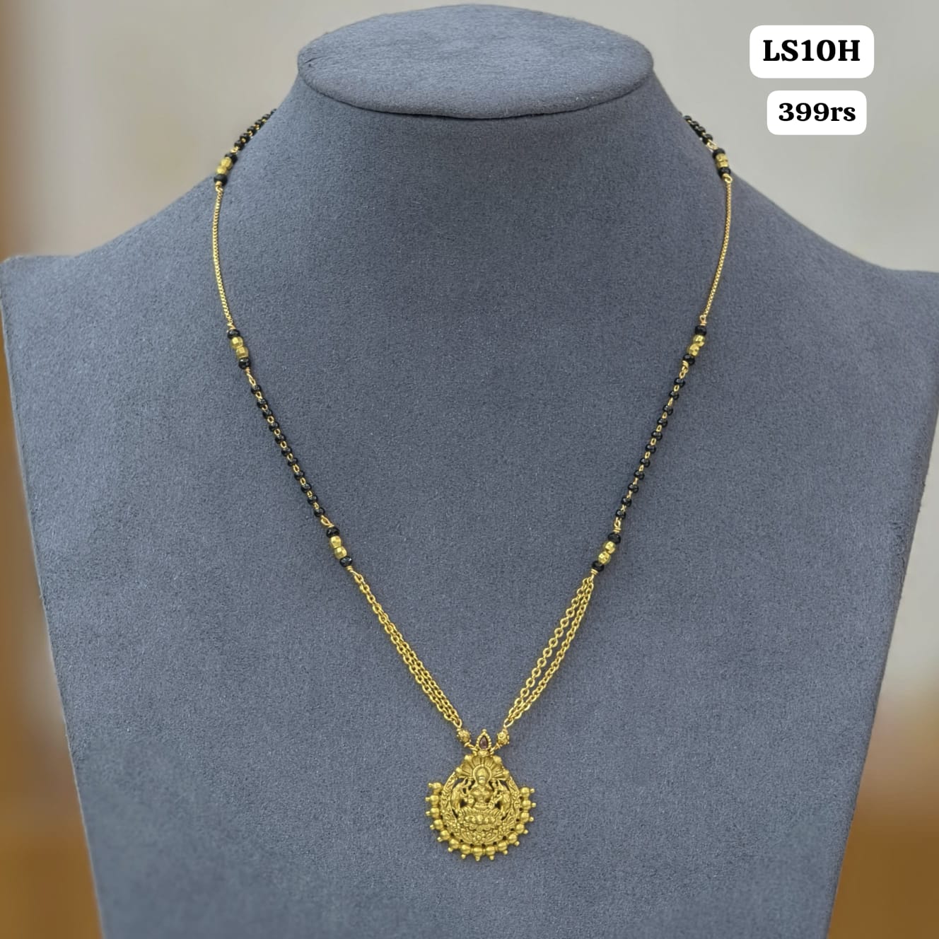Laxmi Short black beads