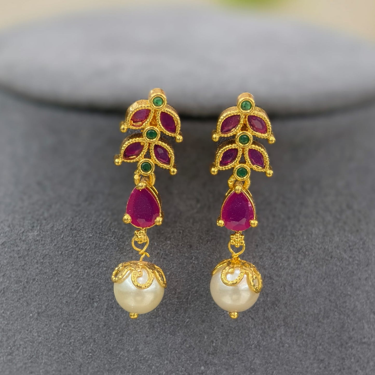 Micro gold Finishing Short Neckset (Ruby stone)