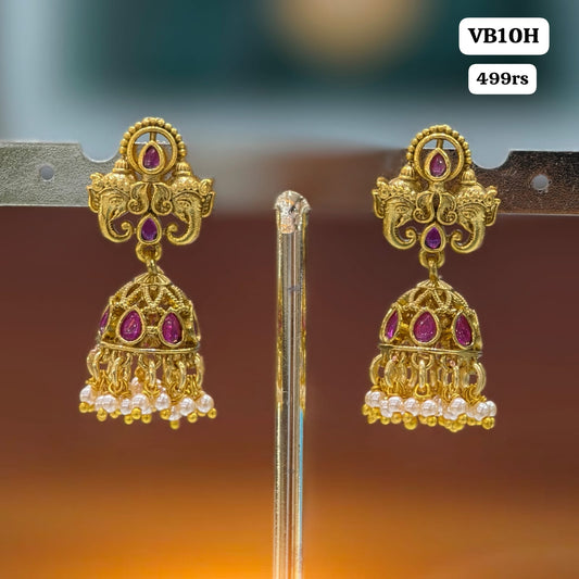 Ganesh stud with small butta Earrings