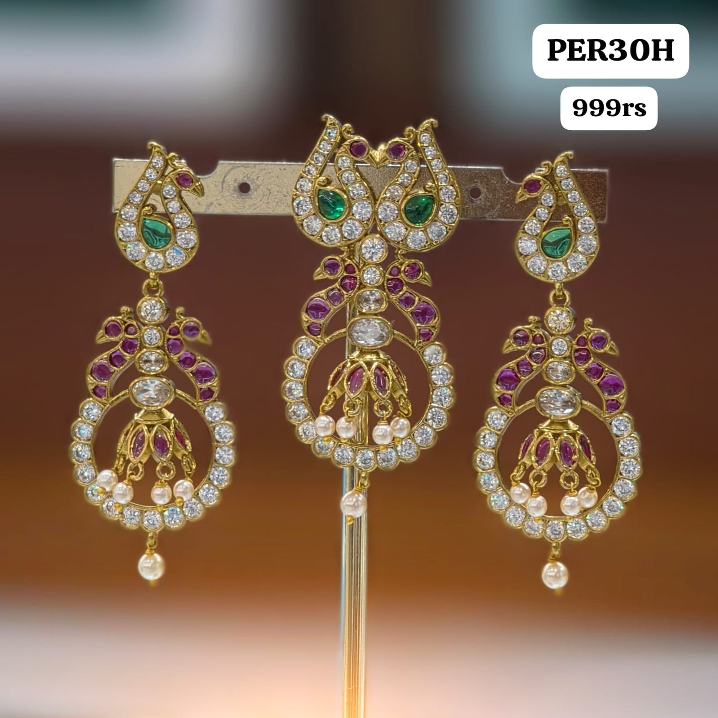 Peacock pattern Pendant with Earrings