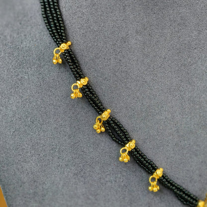 Kundan pendant with Balck Beads