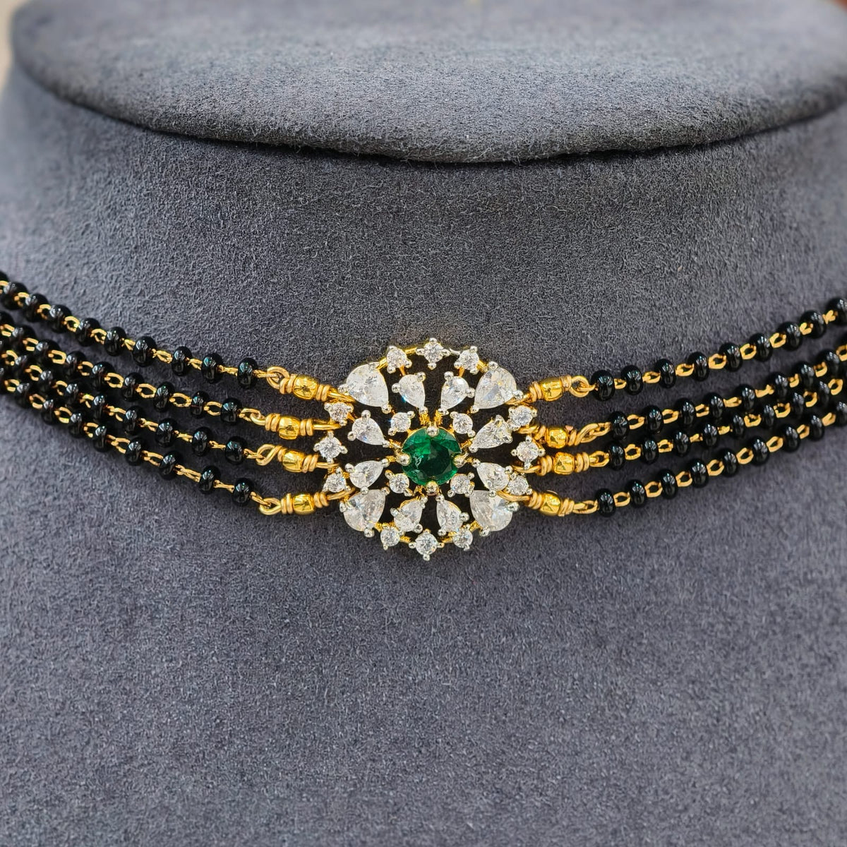 Diamond pendant Black beads chocker